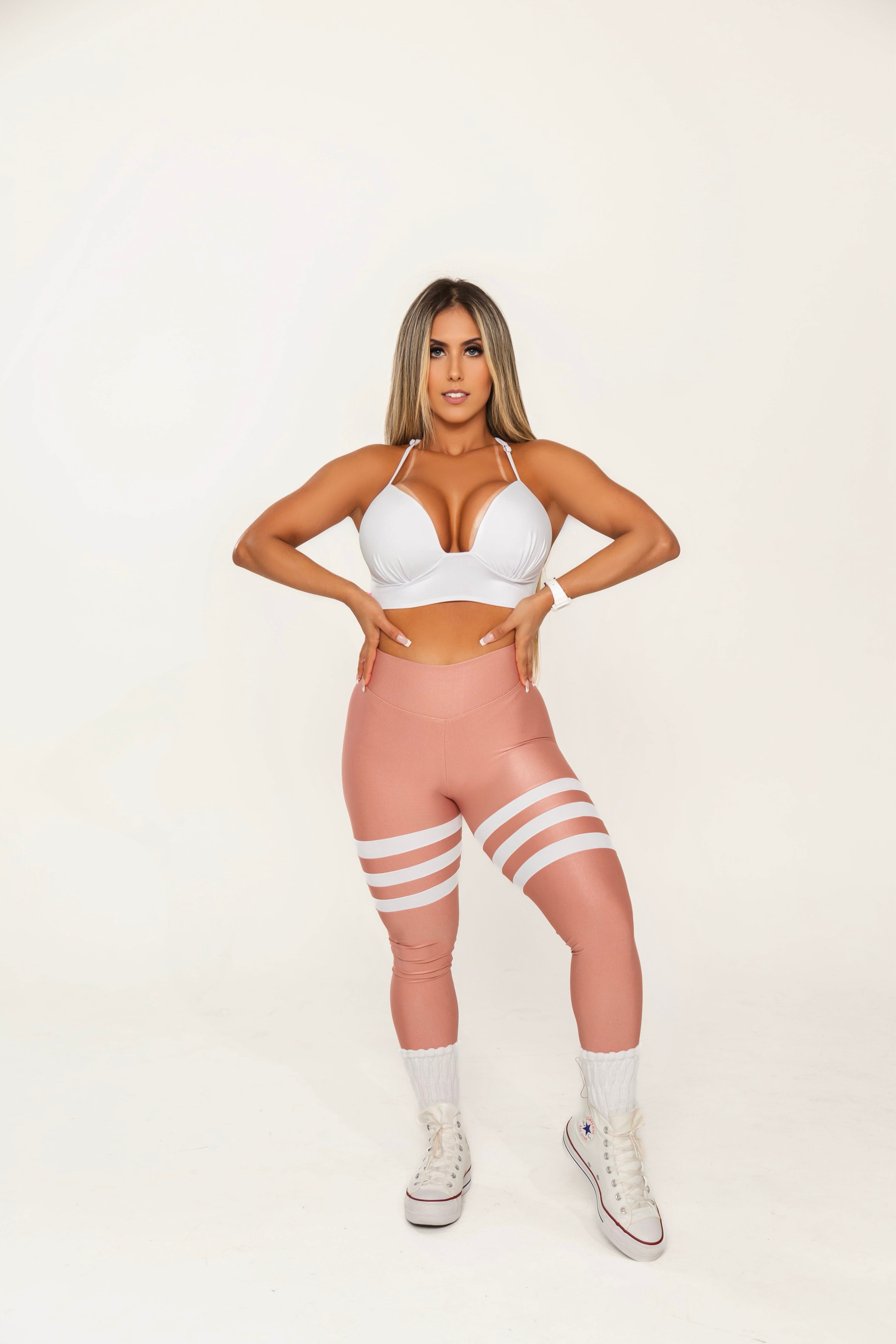 Conjunto Empina Bumbum Nude & Top de Bojo Efeito Silicone Branco She Squats