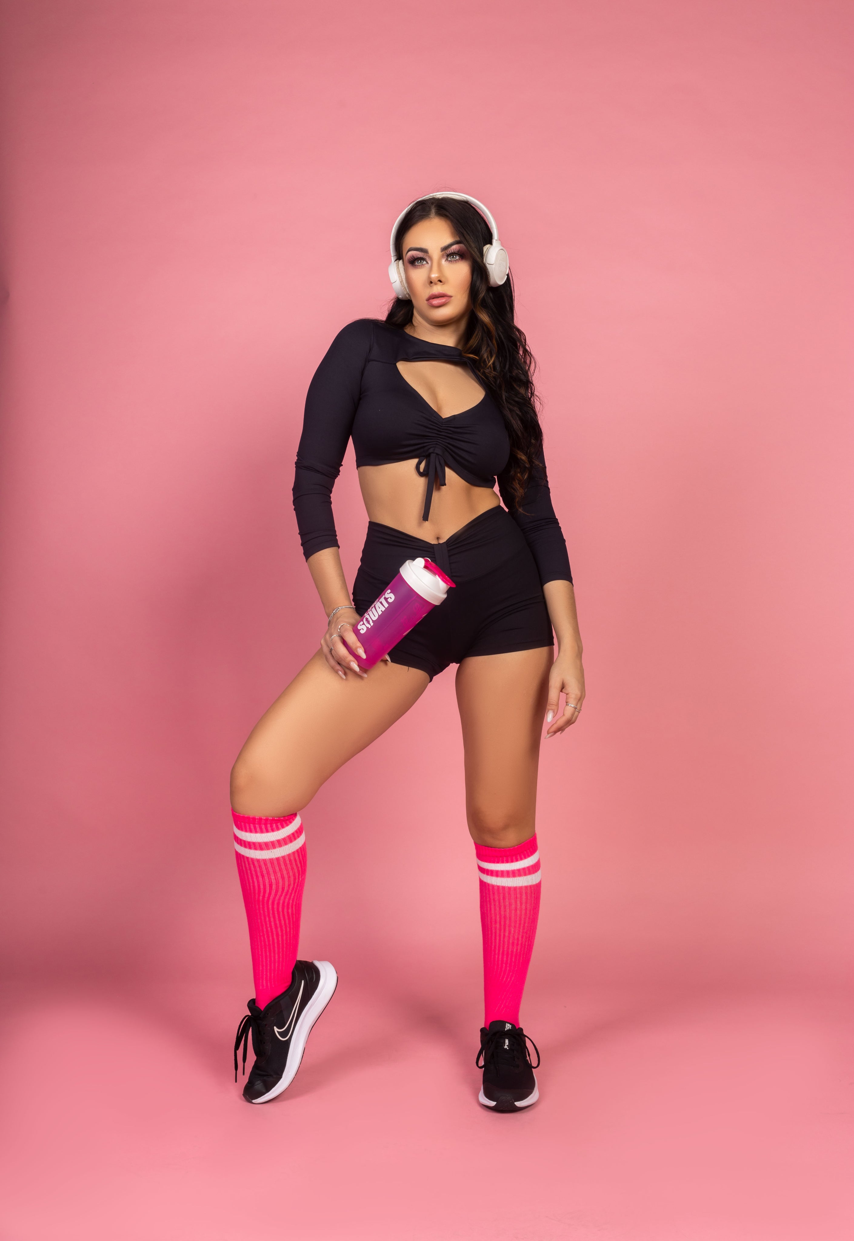 Cropped Manga Longa Preto She Squats