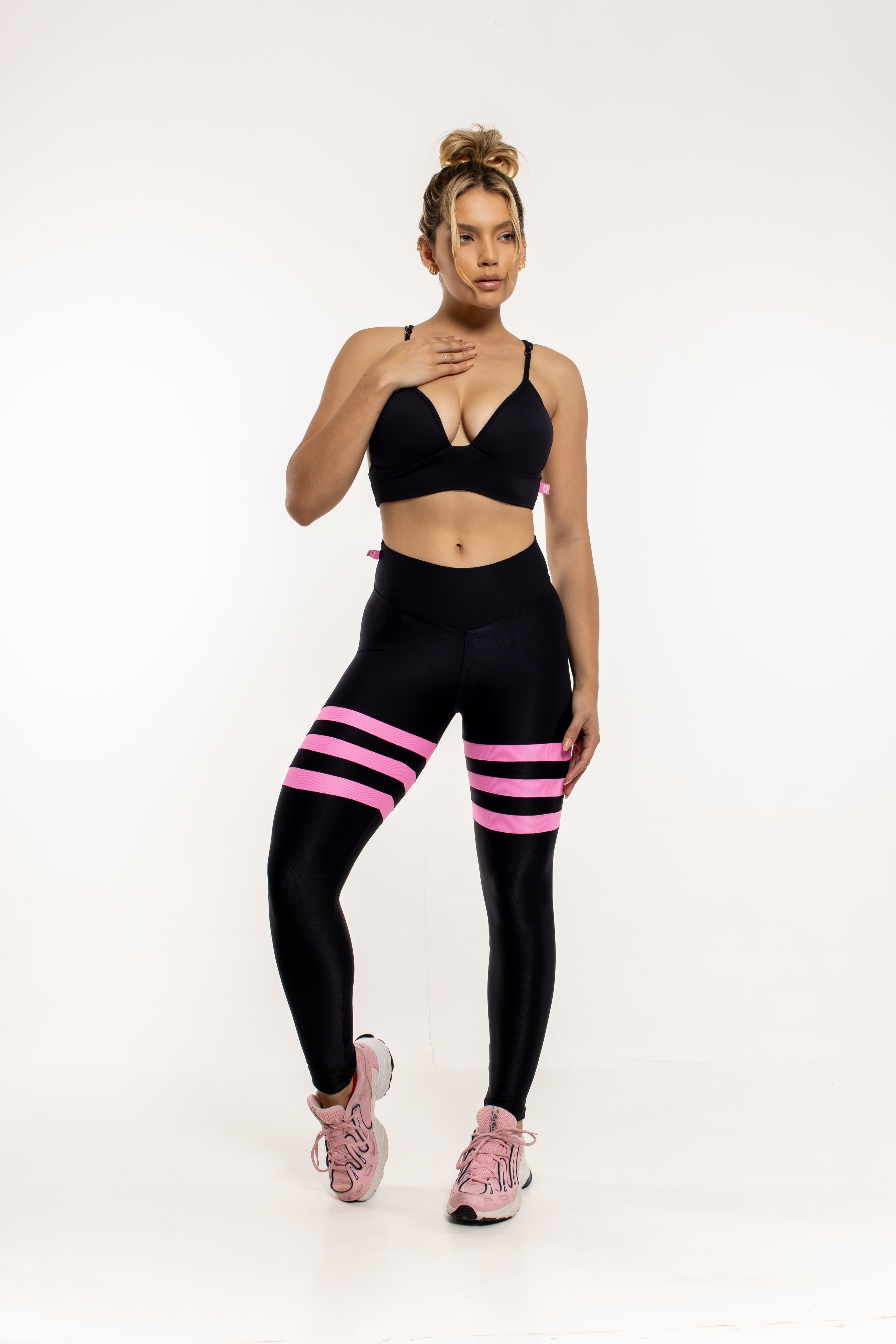 Conjunto Empina Bumbum & Top de Bojo Alça Cruzada Preto & Rosa She Squats - She Squats